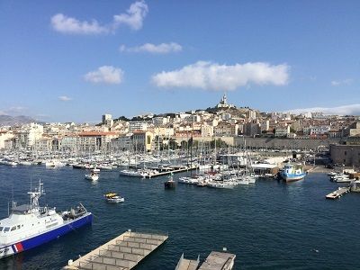 Sicht vom Hafen in Marseille - Französisch Sprachreisen