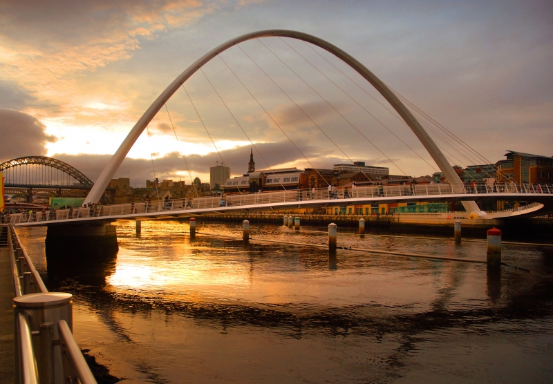 Gateshead Millenium Bridge - Englisch lernen in Newcastle