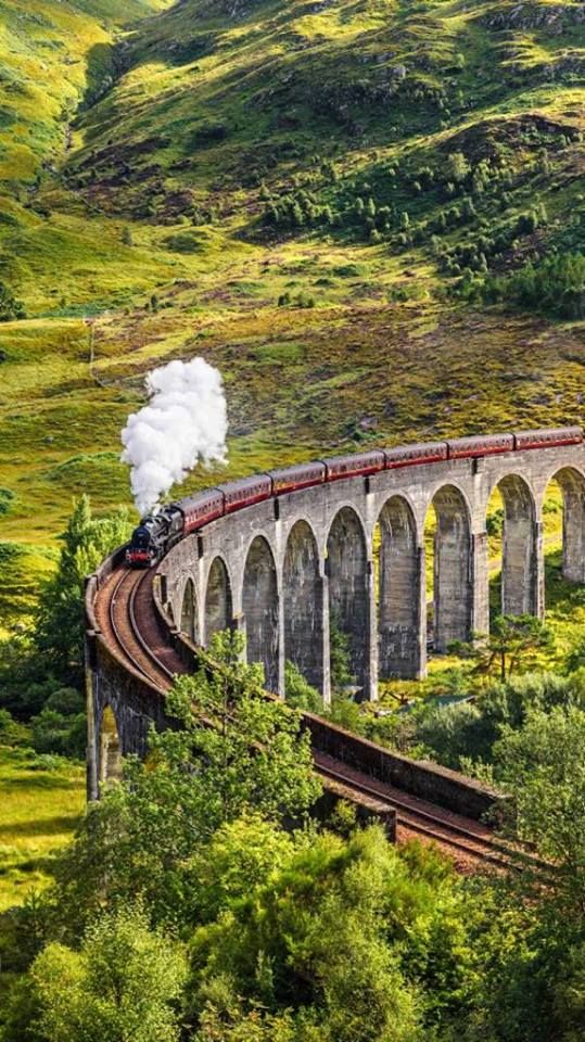 Mit der Eisenbahn durch das hoch gelegene Hinterland der kühleren Horton Plains nach Kandy und Nuwara Ellya - Singhalesisch lernen auf Sri Lanka